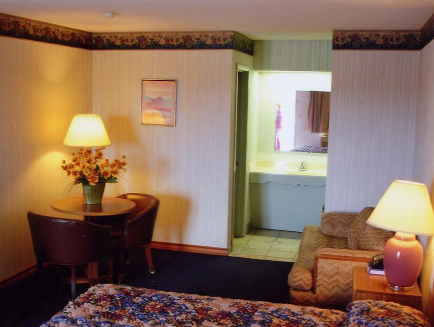 Hillcrest Inn&Suites Ozona Buitenkant foto
