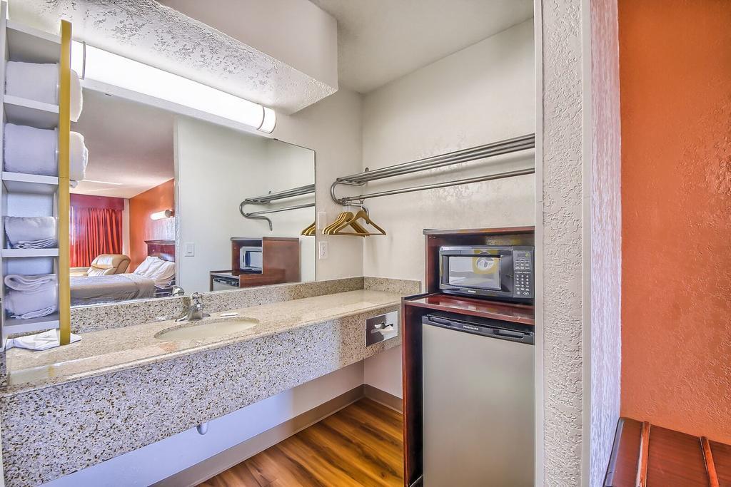 Hillcrest Inn&Suites Ozona Buitenkant foto